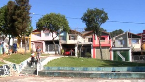 RoundAndBrown - Sex with ebony Hydie Waters next to Roge Ferro