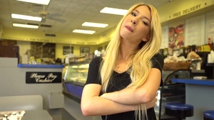 WaitressPOV - Cute Kenzie Reeves